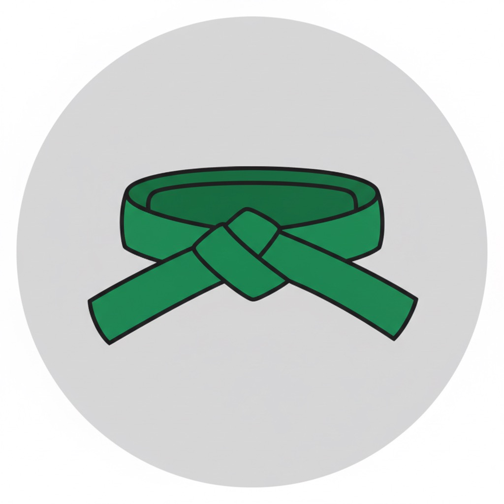 Ceinture verte d'arts martiaux nouée sur un fond circulaire gris.